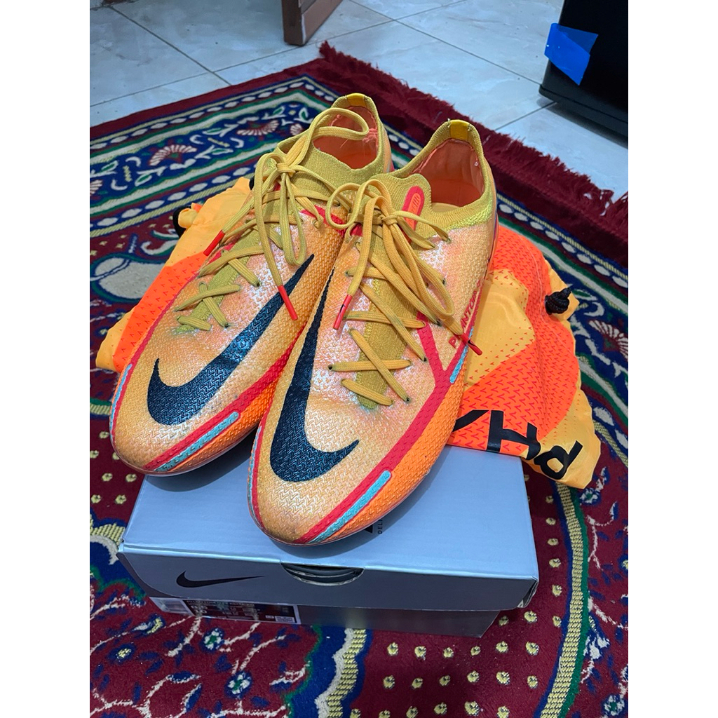 Bismillah Dijual sepatu sepak bola Nike Phantom GT 2 Elite  FG Orange Size 42 (26,5cm) Second Origin