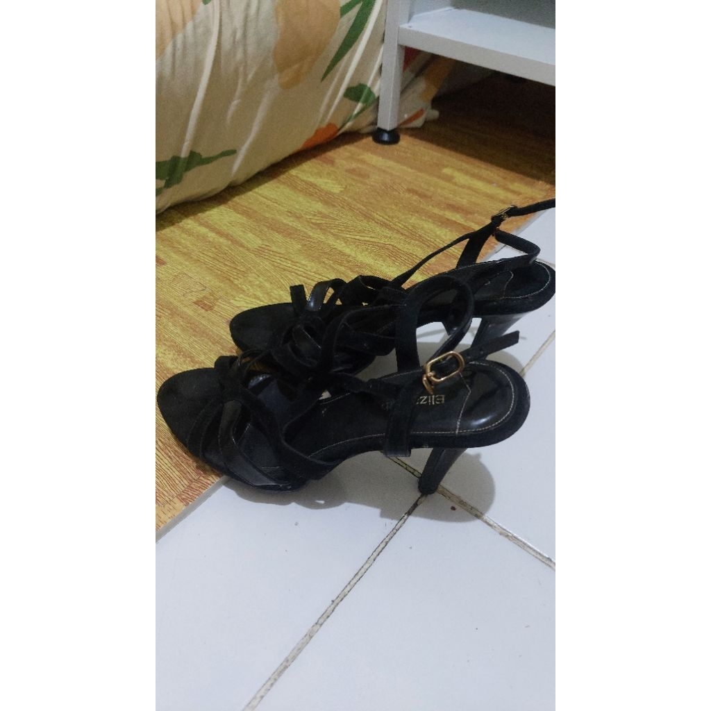 Sepatu Heels Elizabeth Hitam uk 37