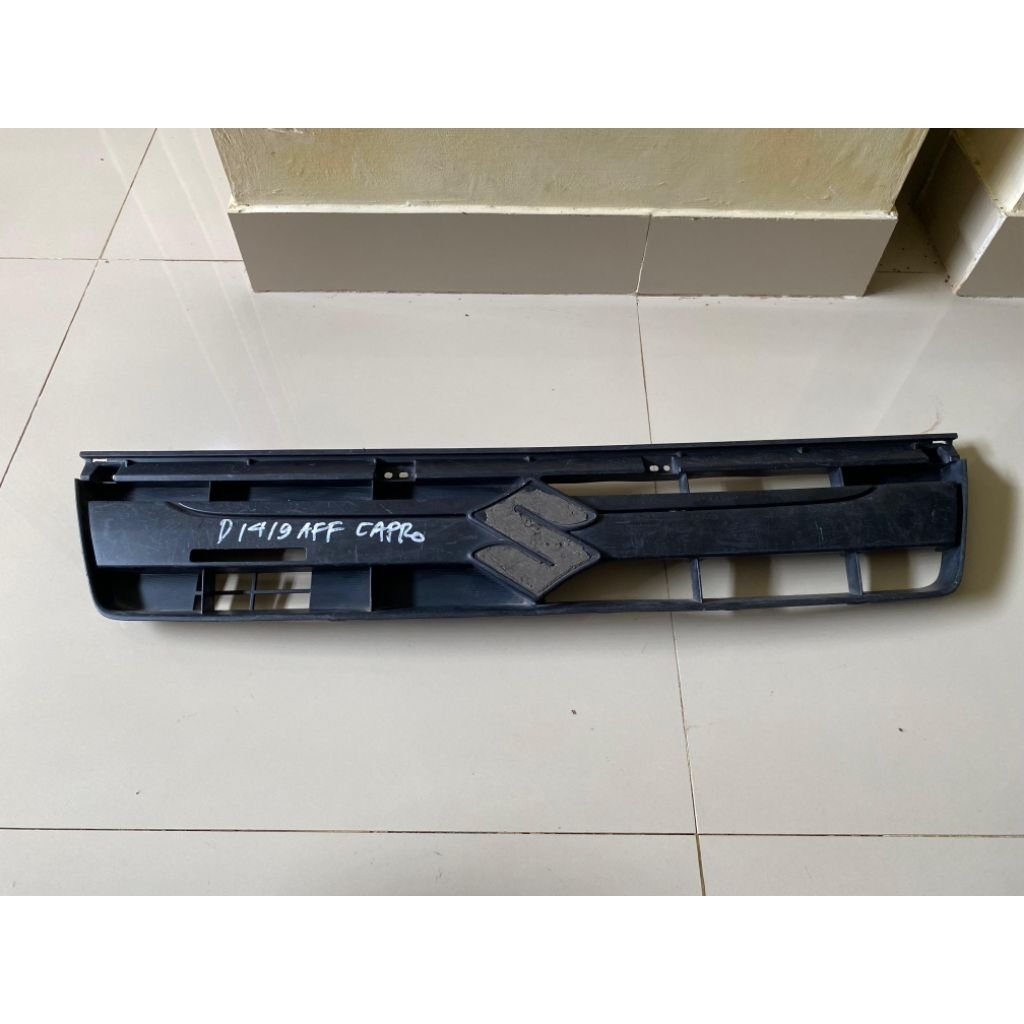 Grill gril lambang depan Suzuki Karimun wagon r original