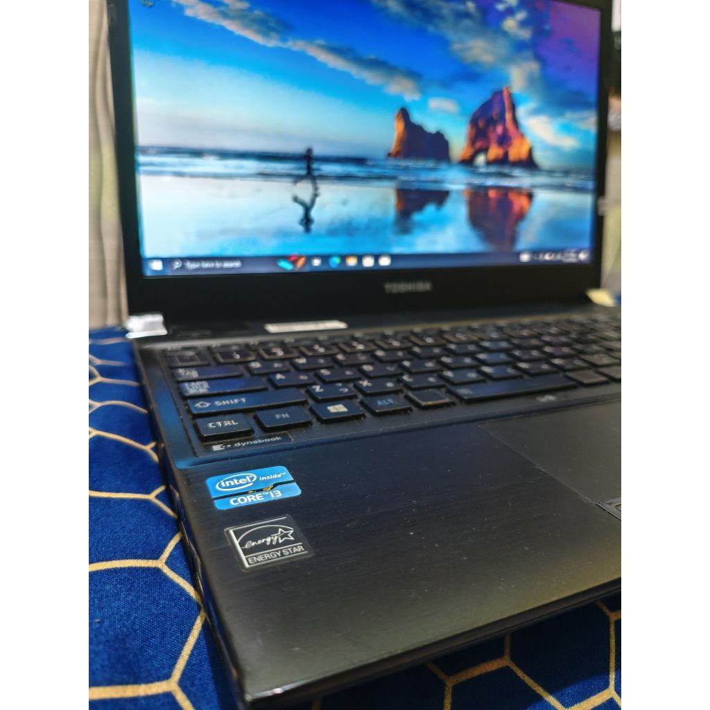 Laptop Bekas TOSHIBA dynabook R732/H