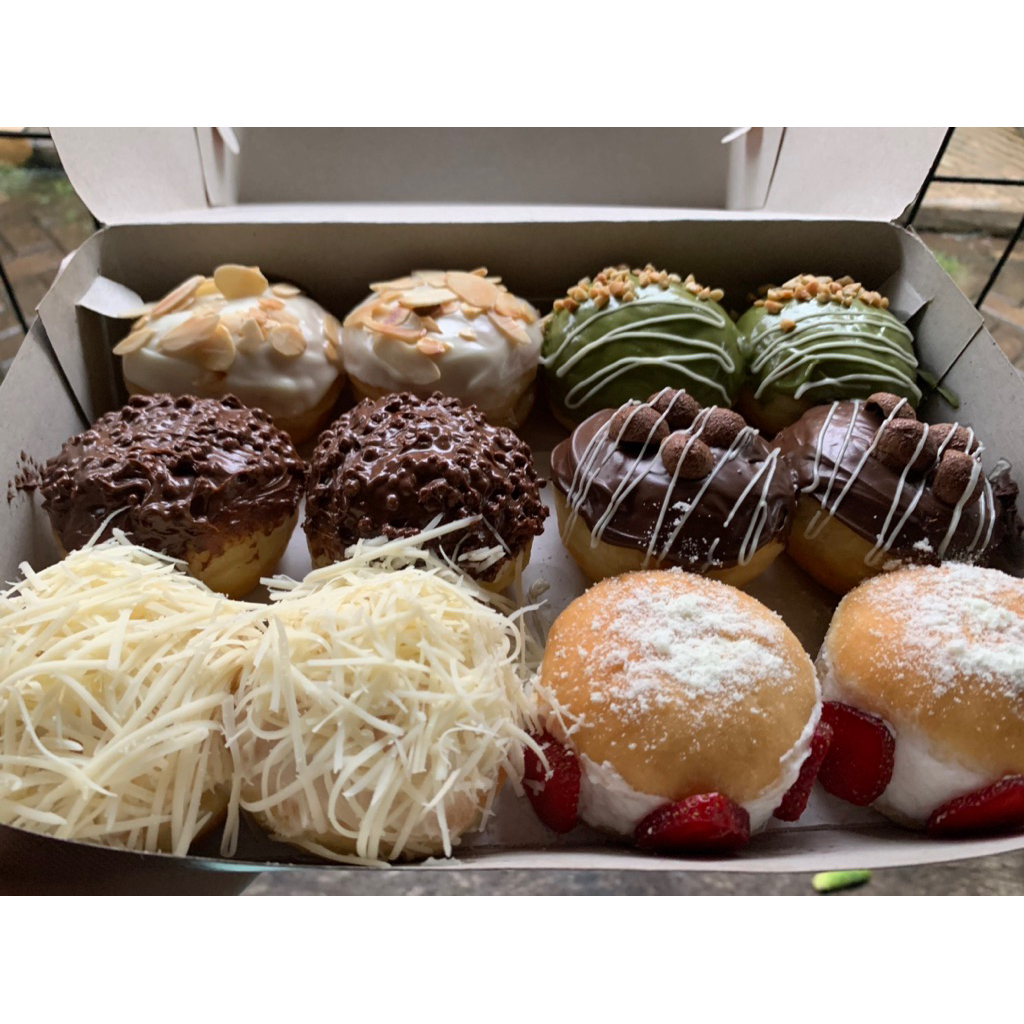 Donat Mini kota Serang murah empuk Bingkisan hadiah ulang tahun isi 12 pcs bebas pilih varian rasa m