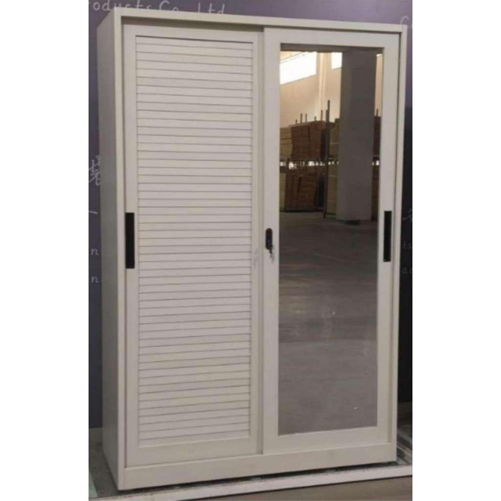 Lemari Pakaian Besi Pintu Sliding Jalusi WB 201C