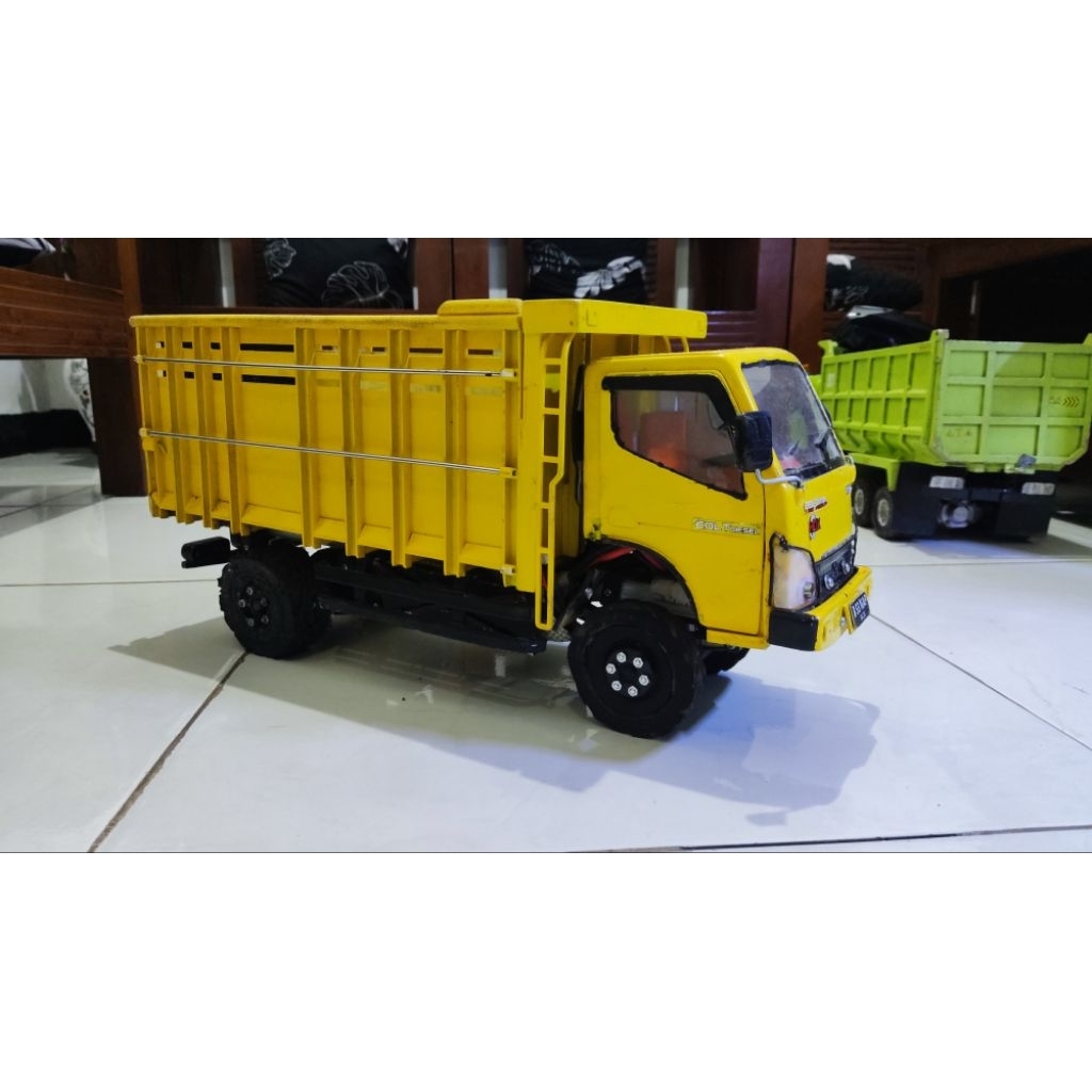 Truck Canter FUSO Rc (Remote) Skala 1:14