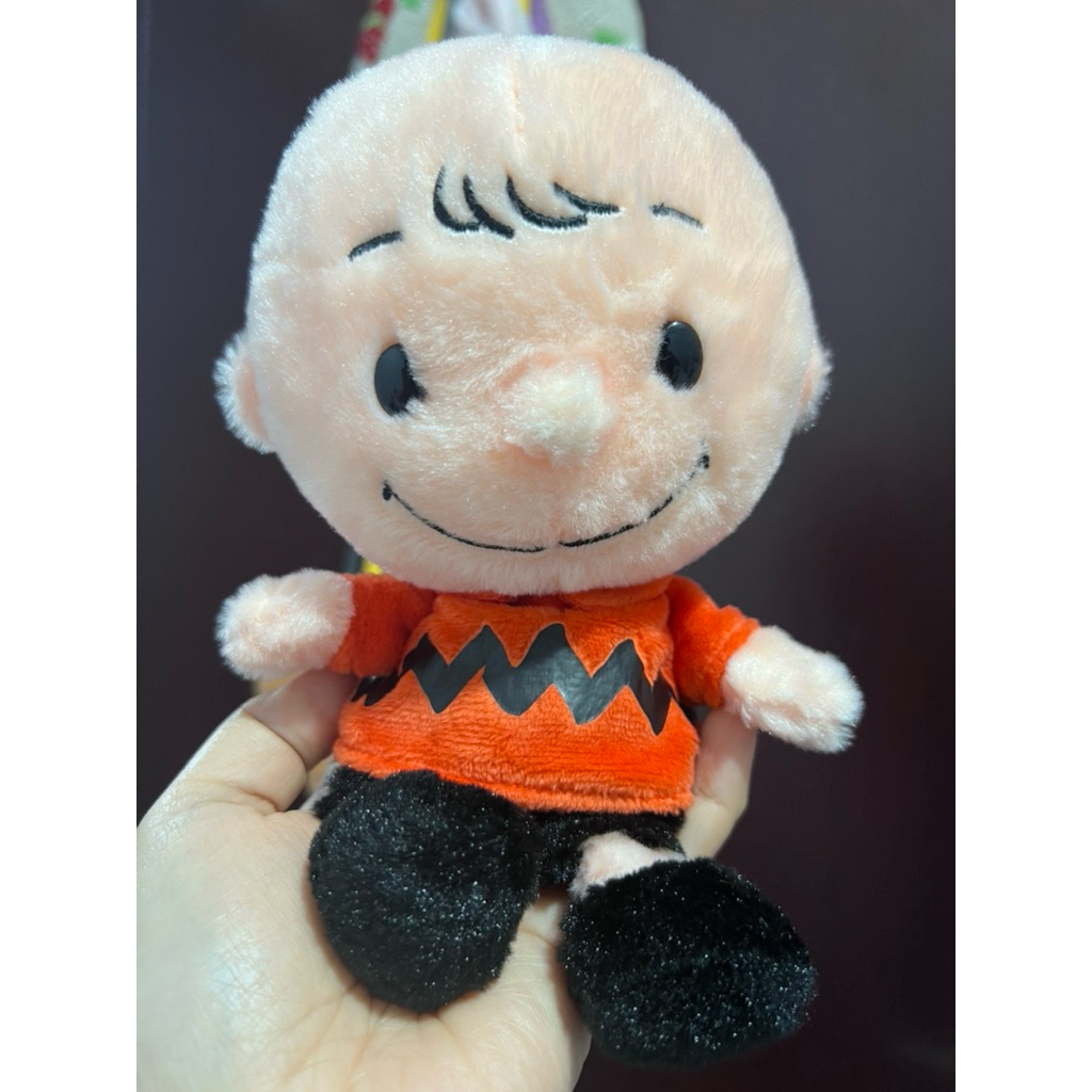 Boneka Peanuts Charlie Brown 20 Cm