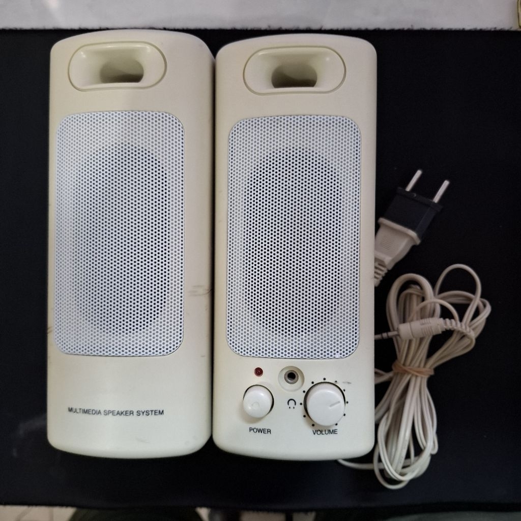 Speaker Komputer jadul bekas fungsi minus