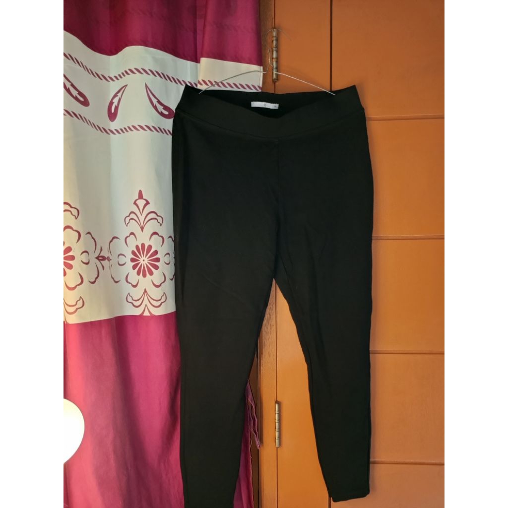 Preloved Celana hitam