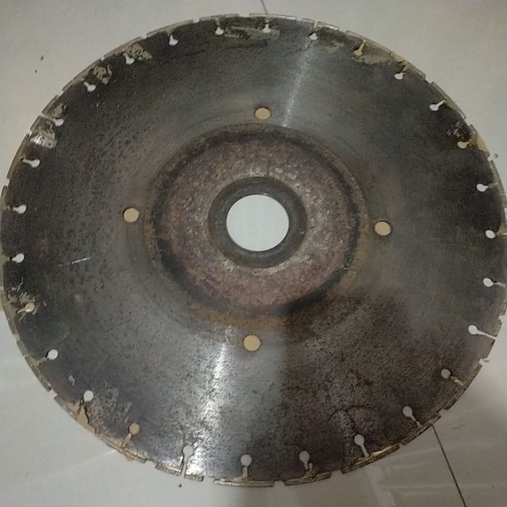 gergaji batu bekas / somel batu bekas bahan pisau/pande besi