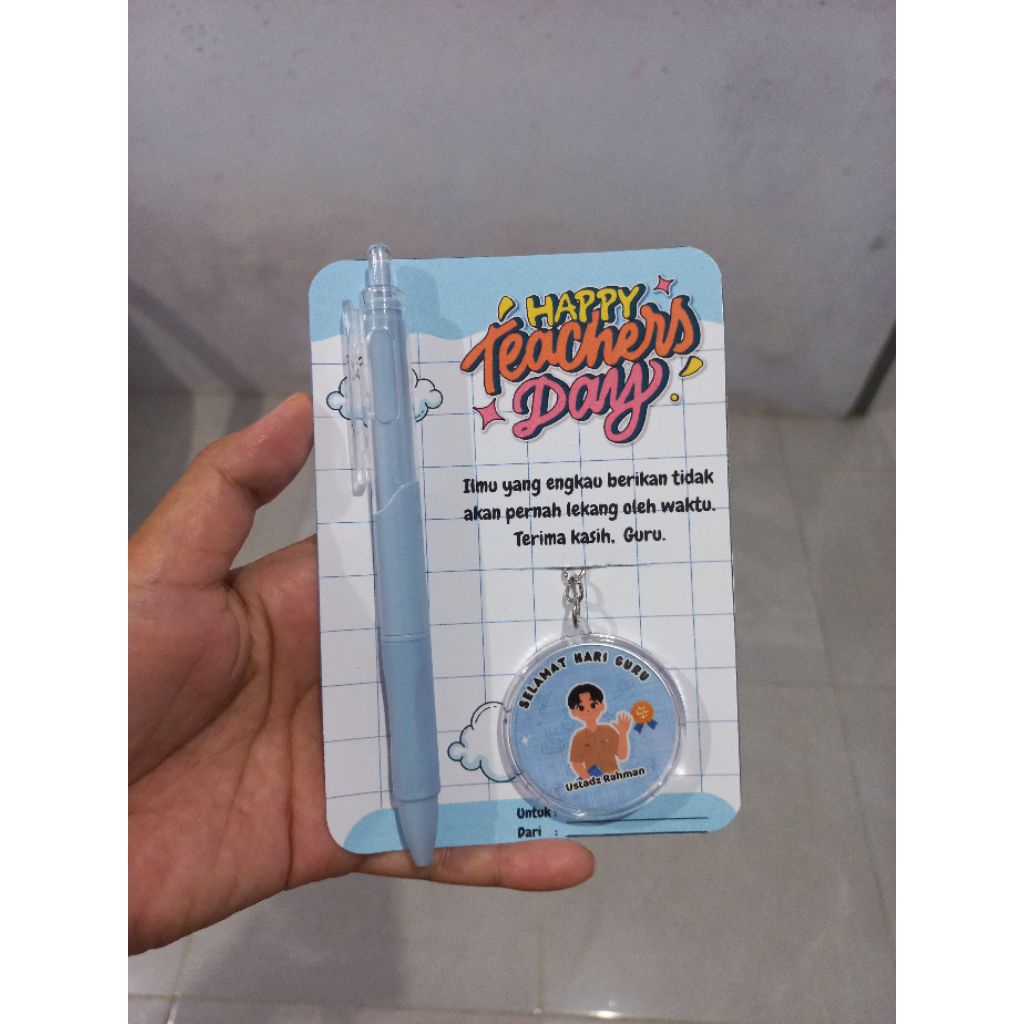 gift hari guru | kado hari guru | tema guru laki-laki