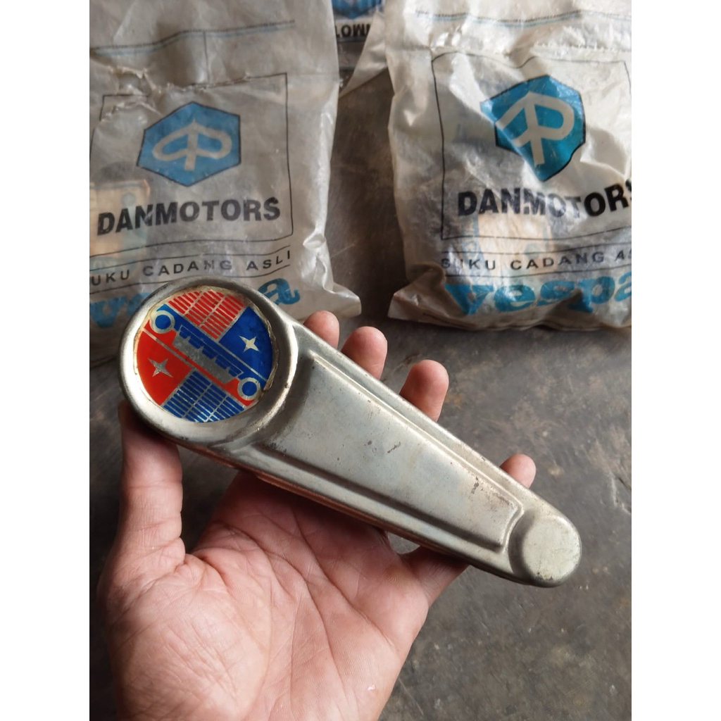 cober fork depan vespa kaki 3 tahun tua