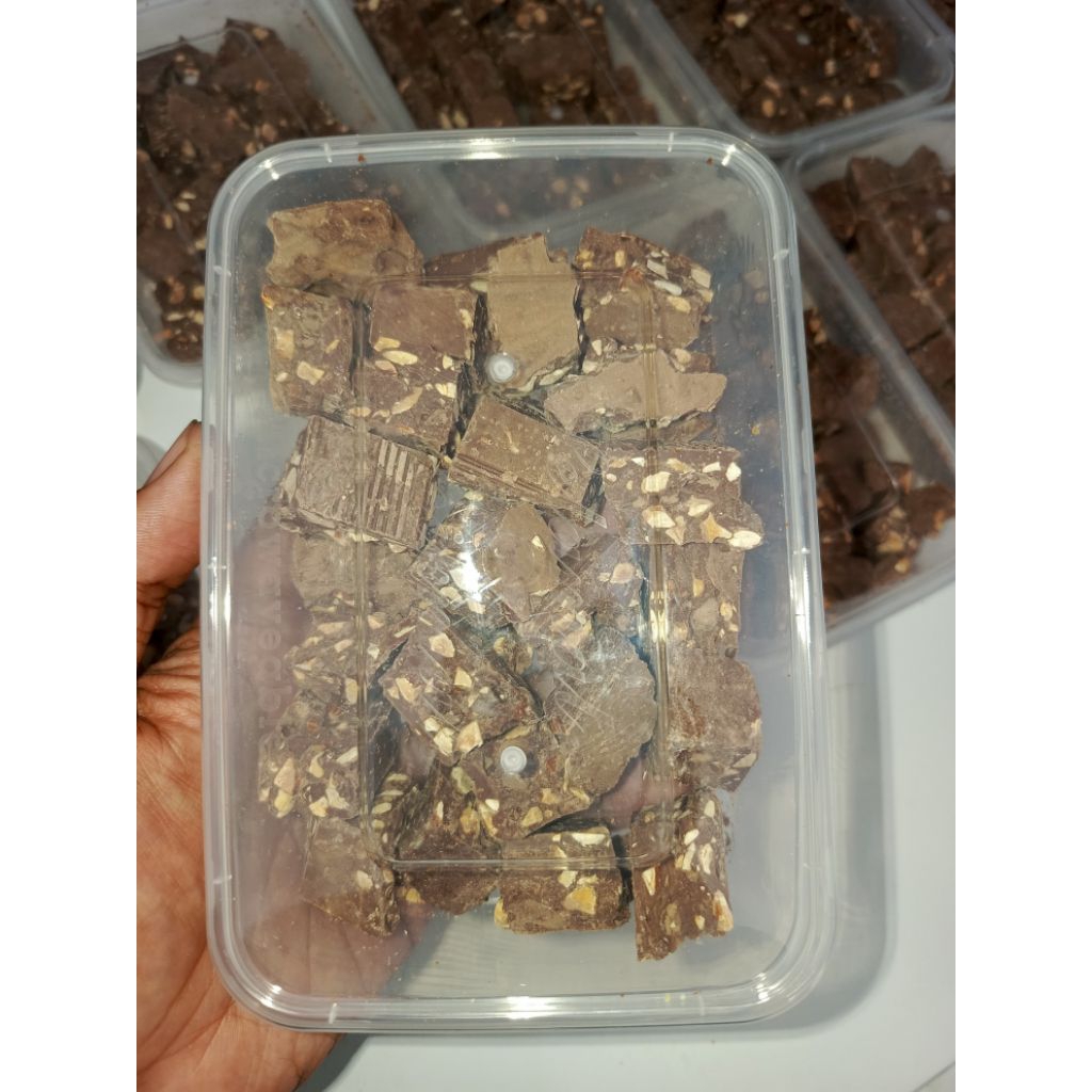 COKELAT PATAHAN SQ FULL ALMOND ISI 250GR | COKELAT PATAHAN SQ FULL ALMOND GREENTEA