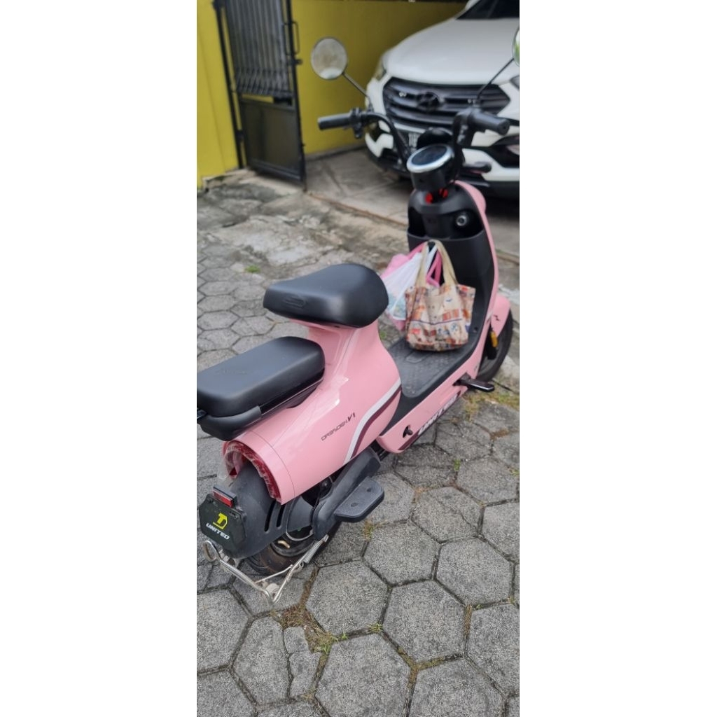 sepeda listrik UNITED