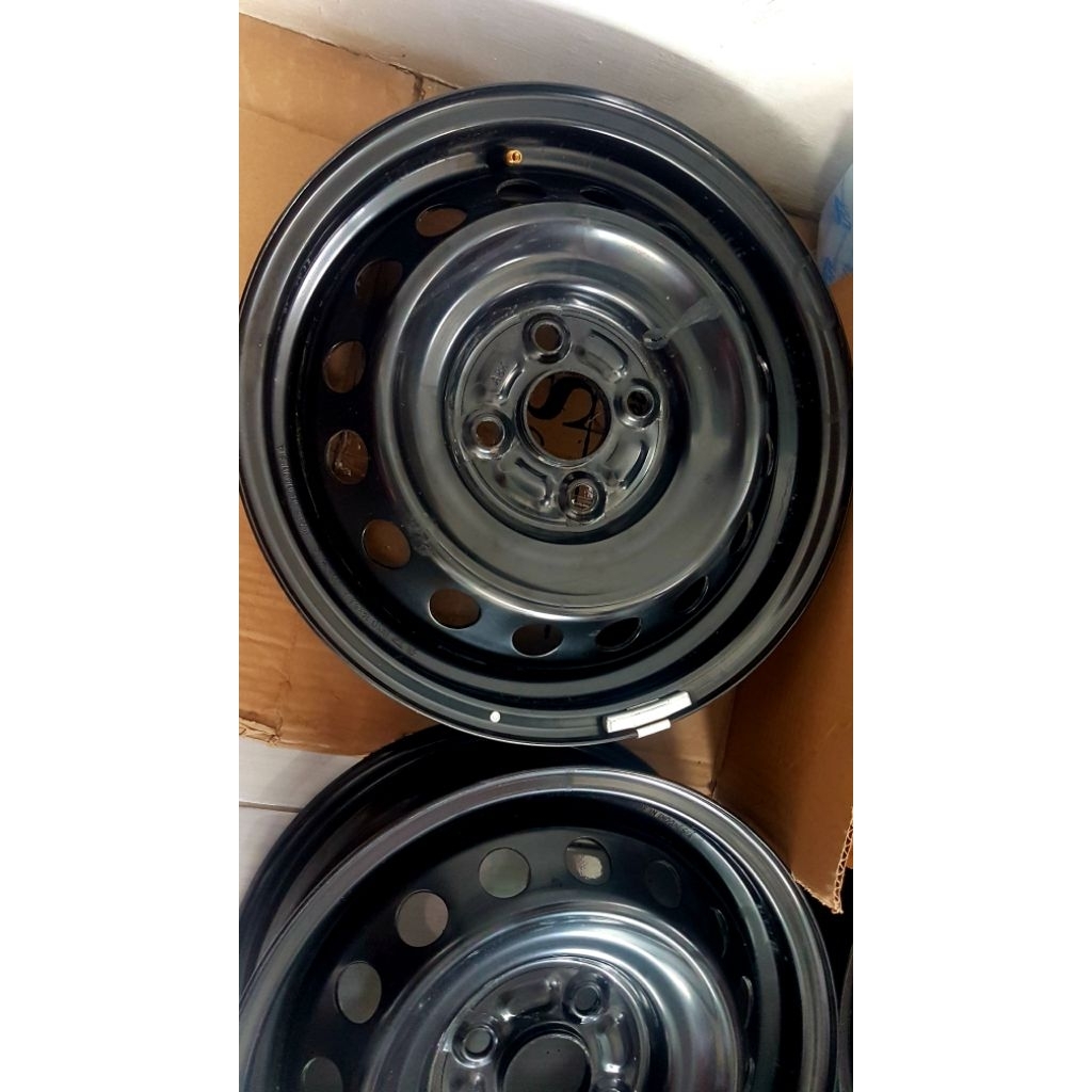 Velg Kaleng Ring 14 R14 PCD 100 Original bawaan Unit Sigra Mulus seperti baru