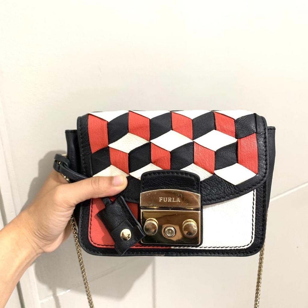 Preloved Tas Furla Metropolis Chain Sling Woven Authentic Original