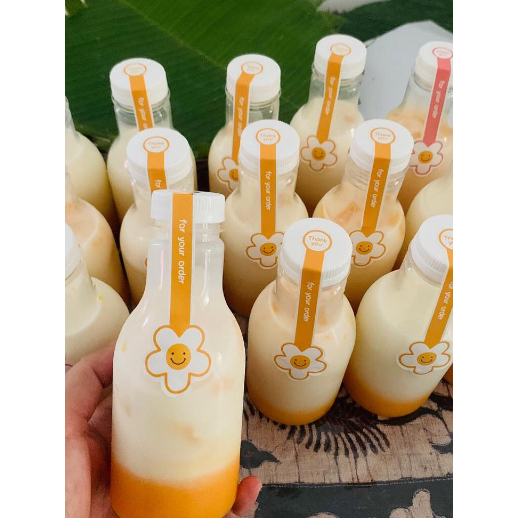 Puding susu sedot dengan buah asli