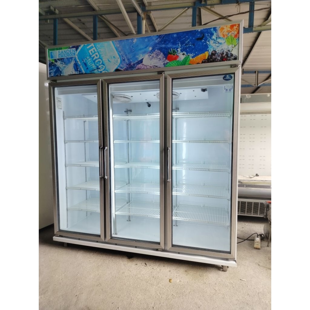 Showcase 3 pintu Sandenintercool chiller second