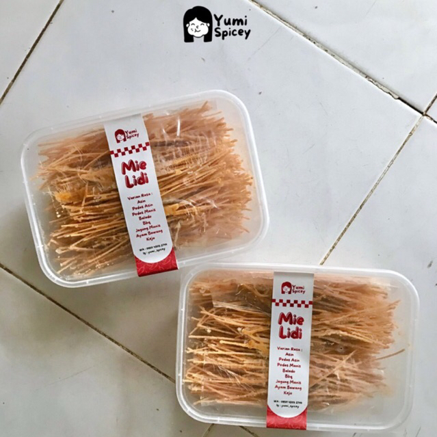 Yumi Spicey Mie Lidi 325gr — Snack Ringan Jajanan Kekinian