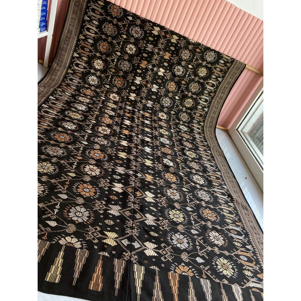 songket Lombok bahan benang sutra