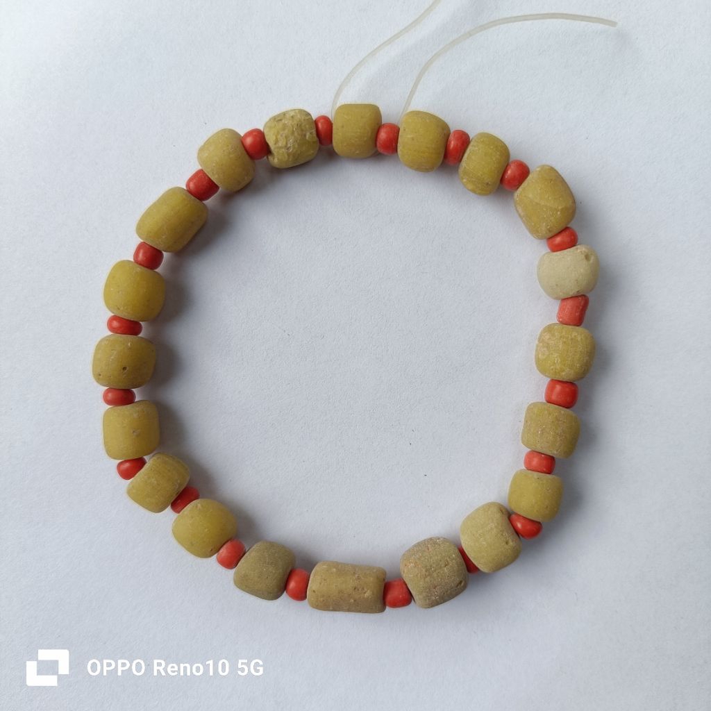 gelang manik kuno temuan G03