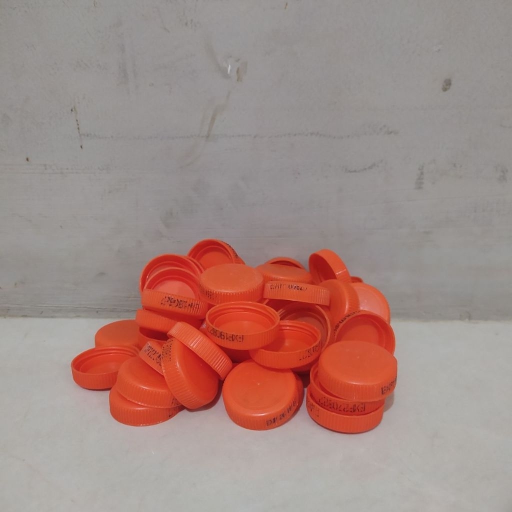 50pcs Tutup Botol Plastik Cleo Warna Orange Ukuran Sedang Bekas Bersih