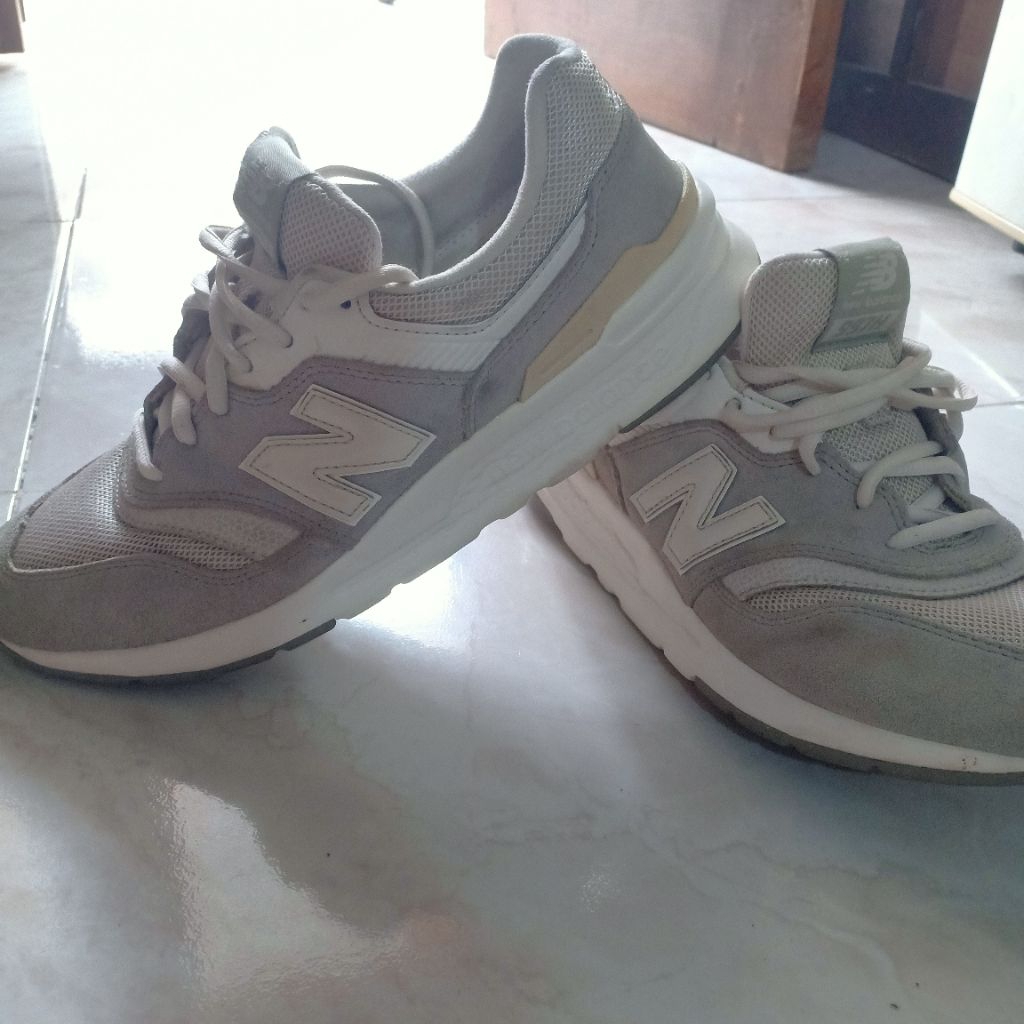 Sepatu New Balance 997H