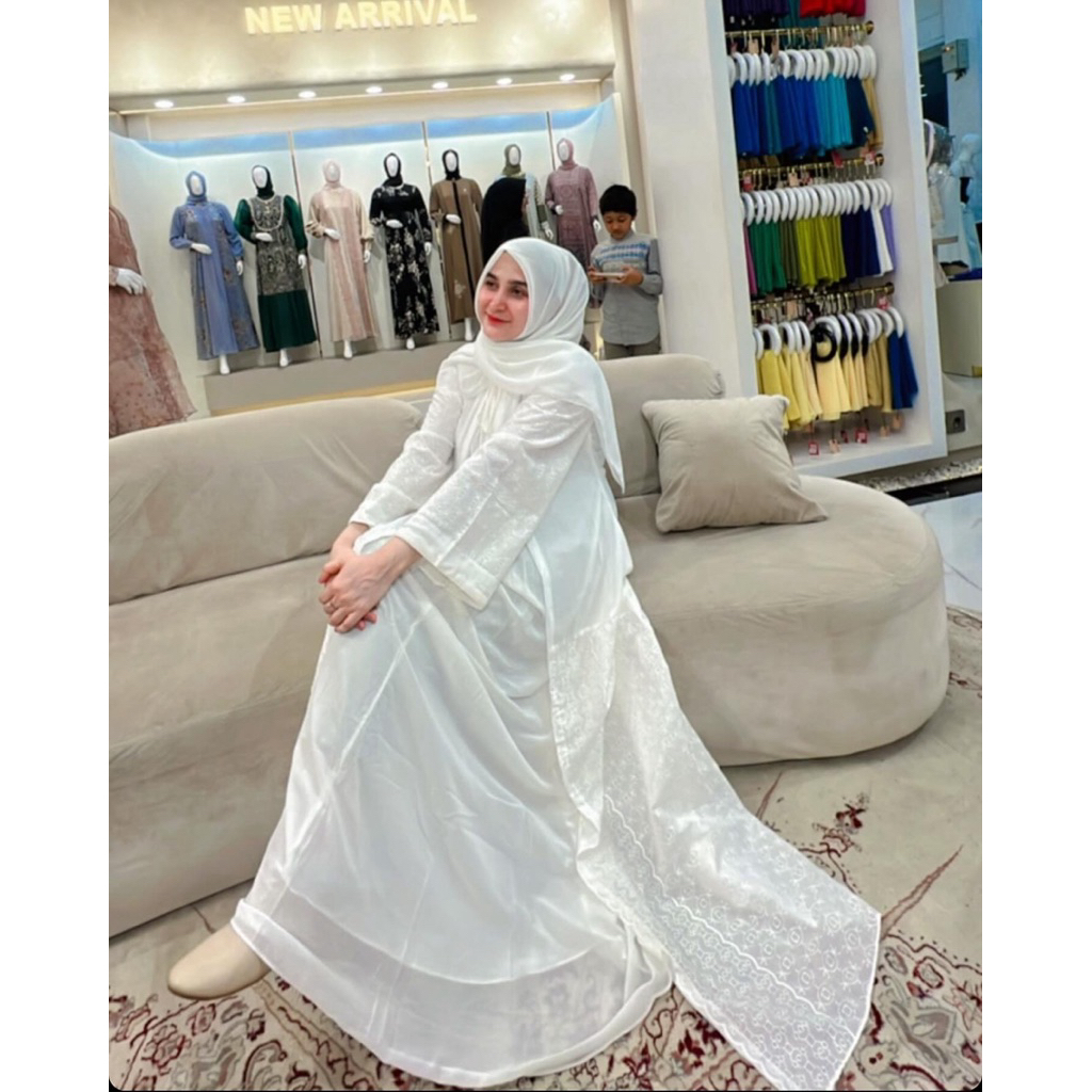 Dress putih by fentahouse