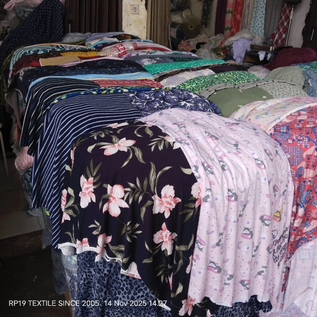 HARGA/0,5 M ~ KAIN KAOS KATUN MOTIF ~ BAHAN KAOS KATUN ~ BAHAN KAOS MOTIF BUNGA ~ KAOS MOTIF ABSTRAK