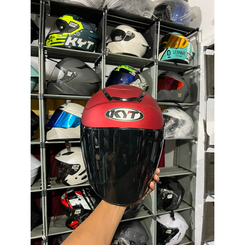 helm kyt kyoto merah dof mulus second