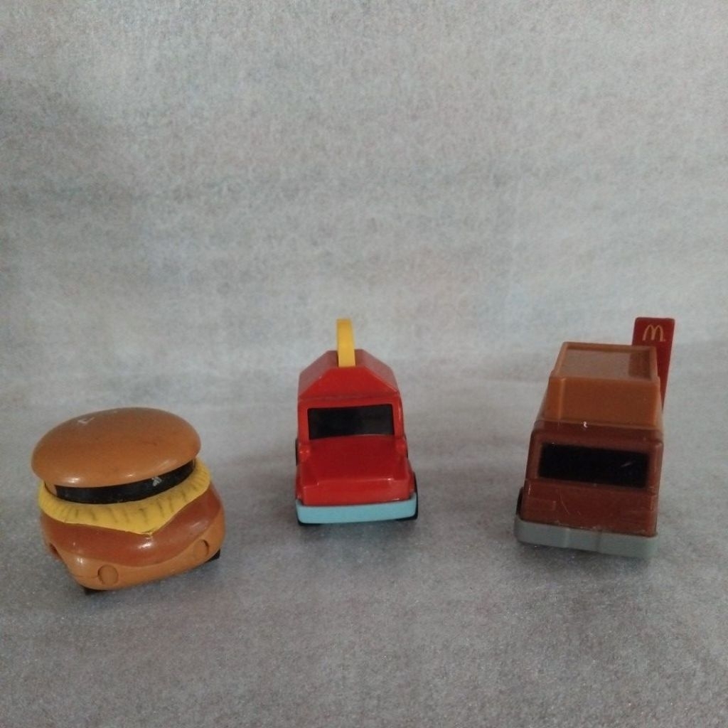 Maskot McDonald 2016