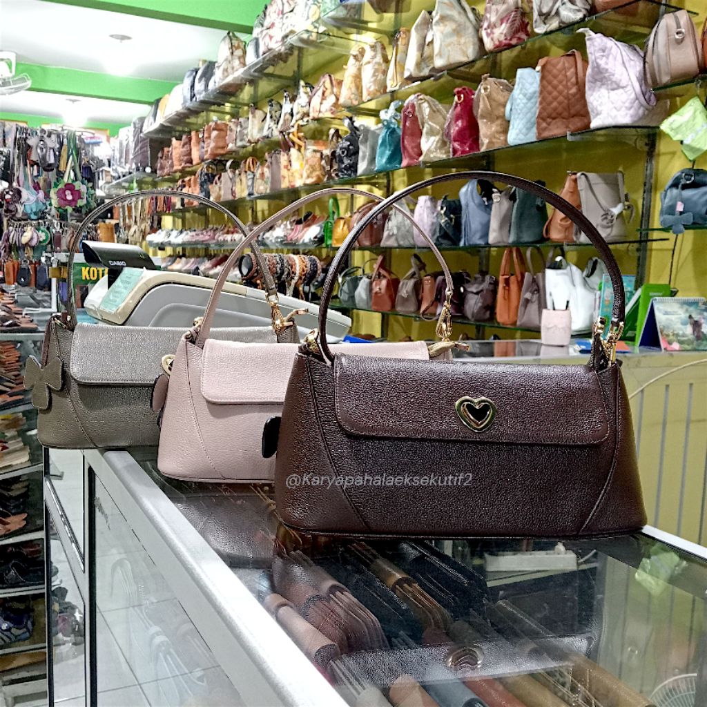 Tas wanita /tas kulit/kerajinan kulit Magetan/Karyapahalaeksekutif2
