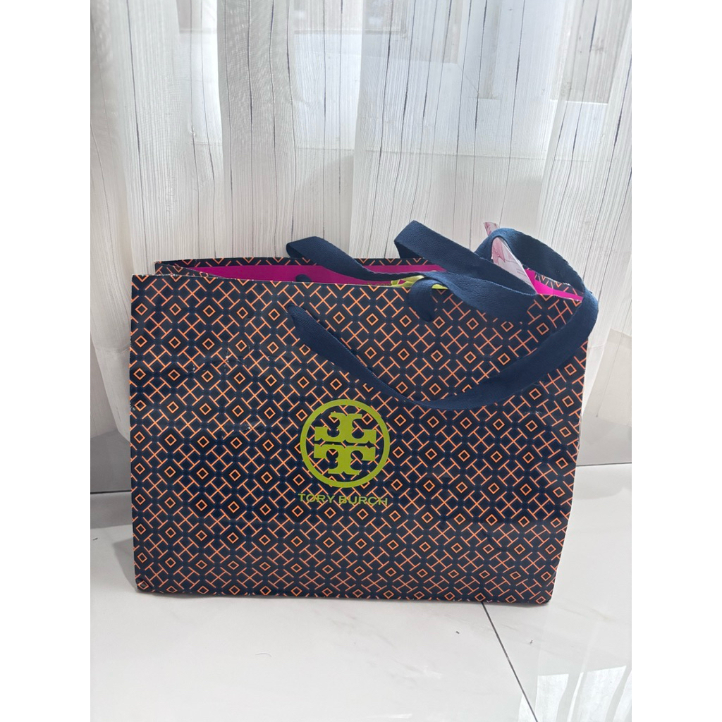 Torry burch T monogram embellished barrel bag
