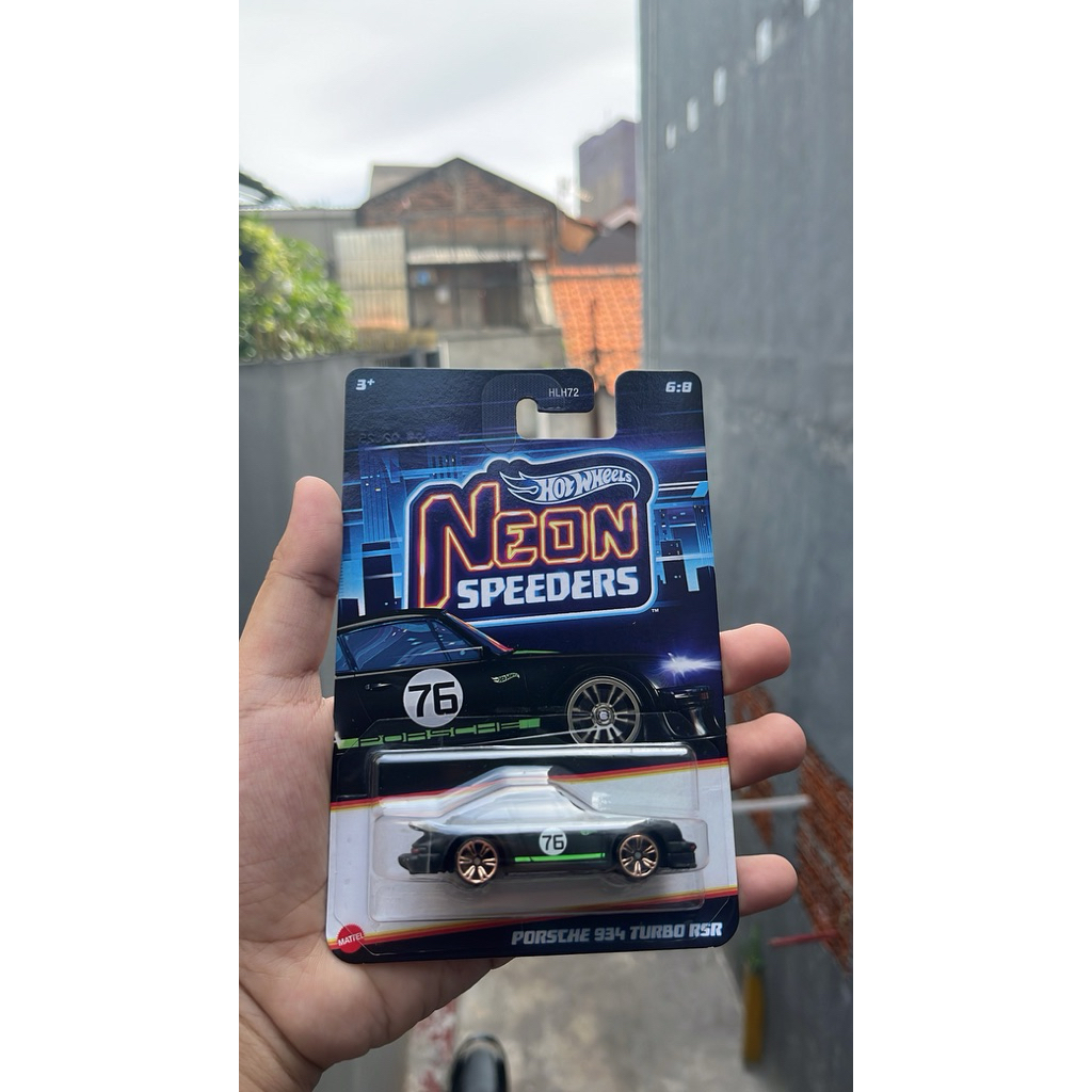 Hot Wheels Neon Speeders Porsche 934 Turbo RSR.