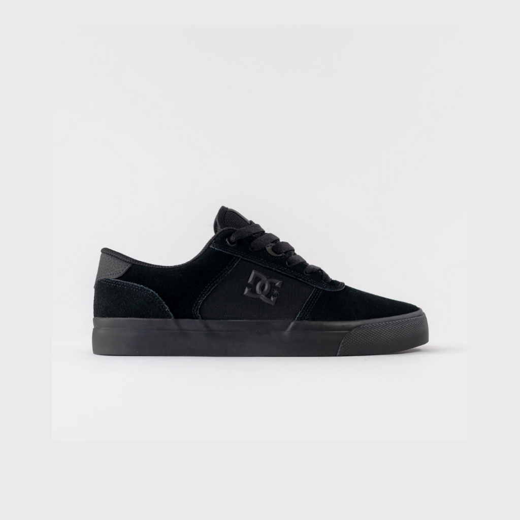 DC Shoes Sepatu Sneakers Skate Pria Teknic M Shoe 3BK BNIB Resmi Bahan Suede Warna Hitam Original