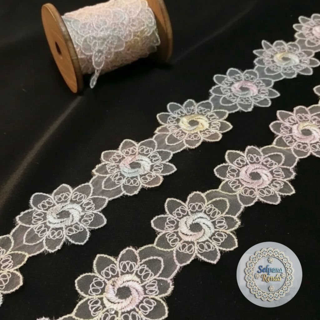 Renda Bunga Putih Lebar 3cm perrol