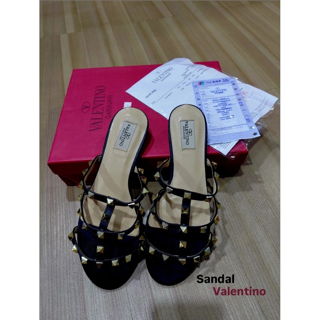 Sandal Valentino Rockstud Flat Black - Limited Stock Fullset Box