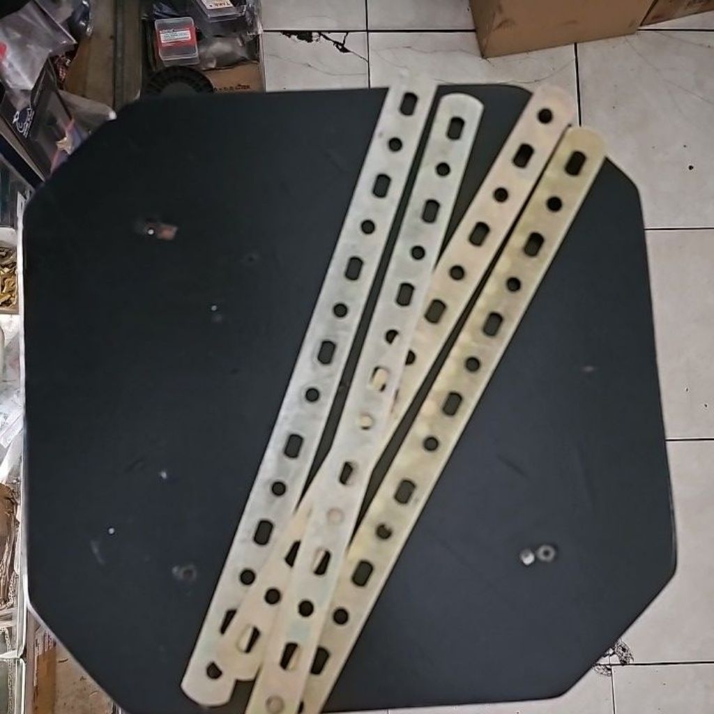 besi plat sergabuna lubang-lubang panjang 30cm