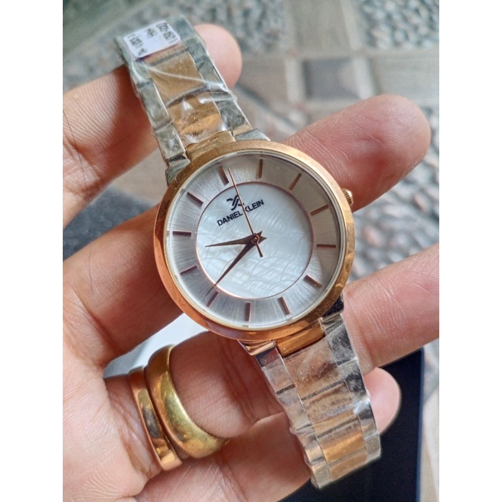 jam tangan wanita Daniel klein original