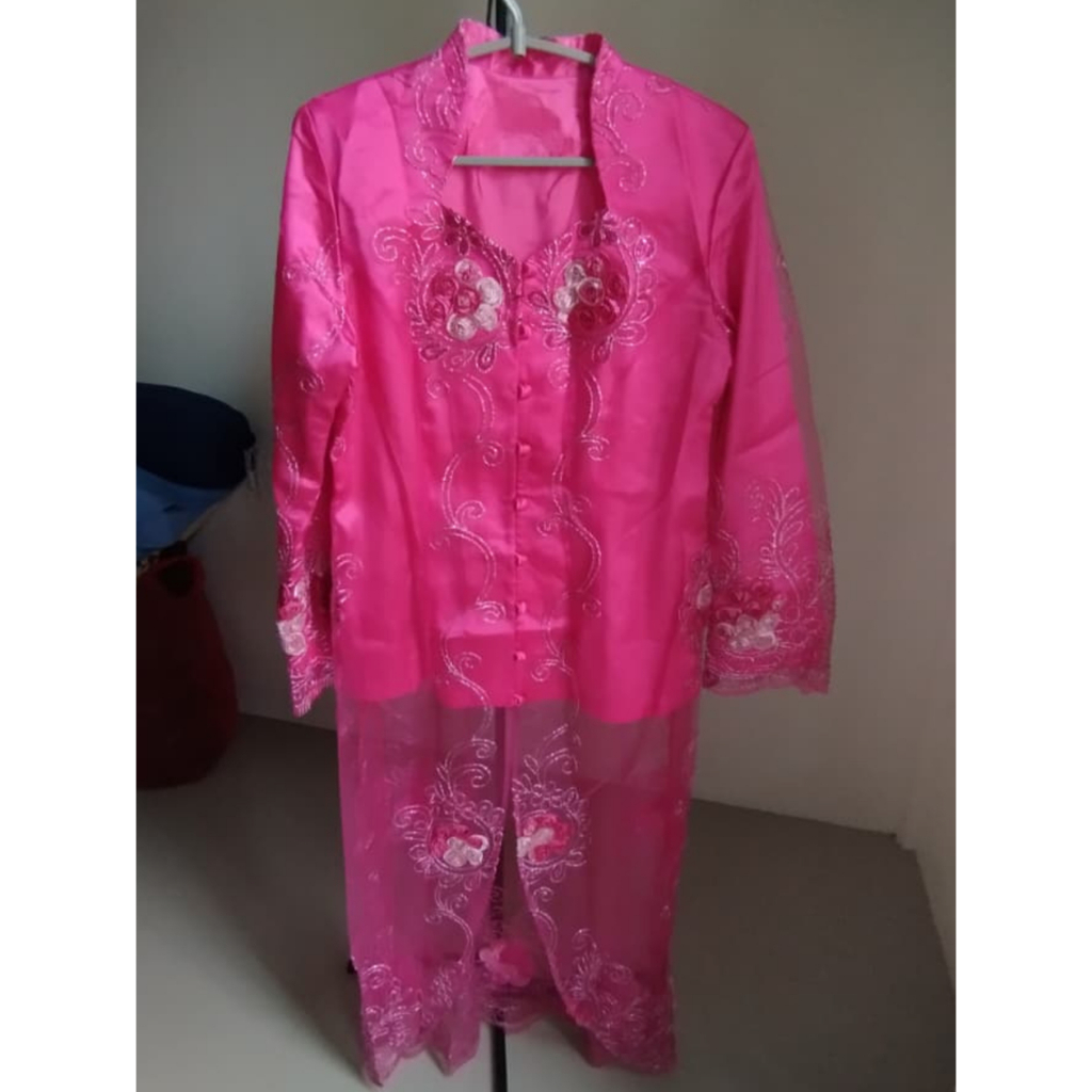 [PRELOVED] Baju Kebaya Vintage Brokat Panjang Pink Fanta Wanita