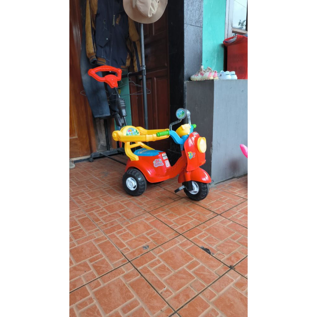 Sepeda Anak Dorongan bayi balita second bekas