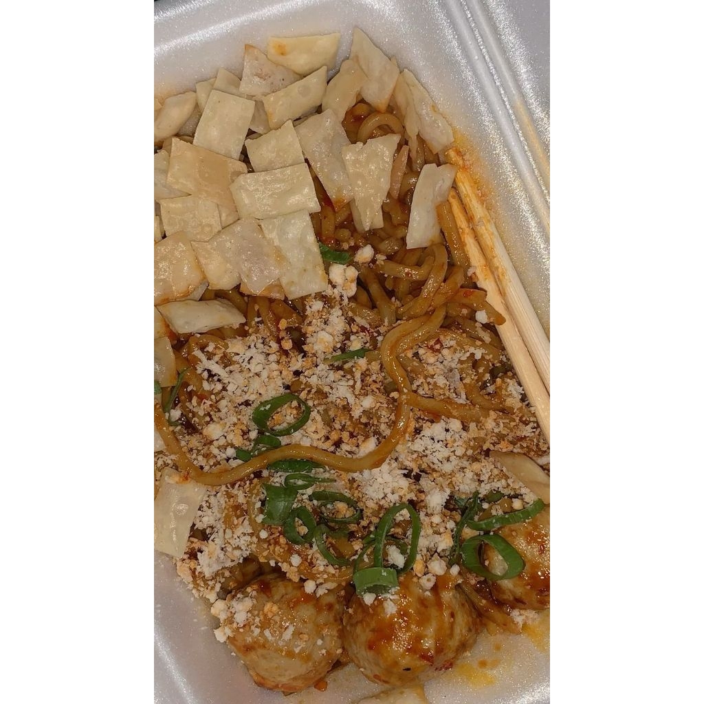 mie level + pangsit