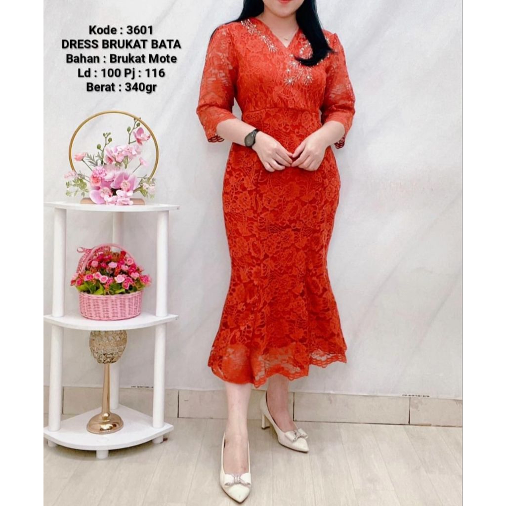 MIDI DRESS DUYUNG FULL BROKAT MEWAH BANGET BAHAN BROKAT TANPA GLITTER LENGAN 7/8; LEHER V BAHAN BROK