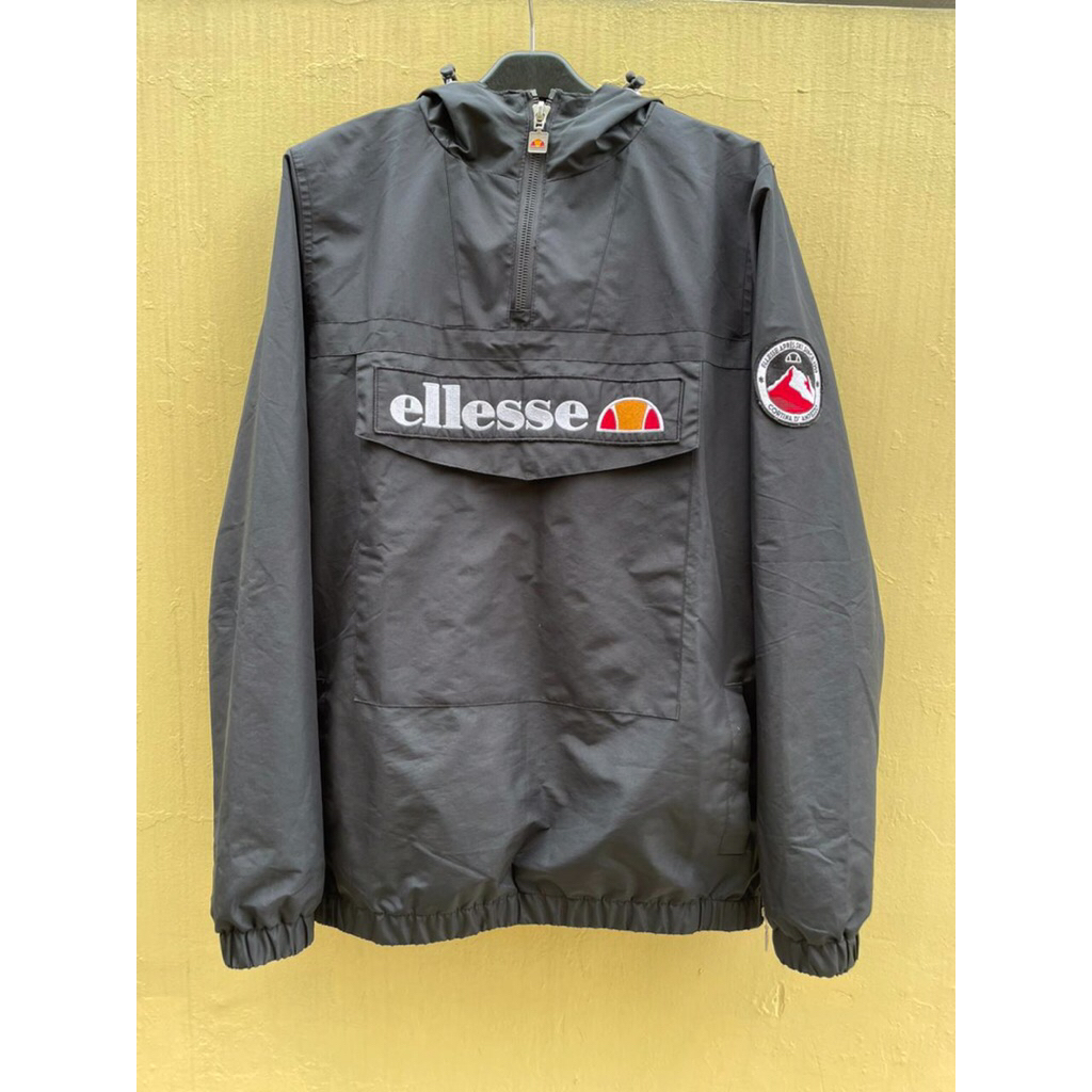 Ellesse Mount