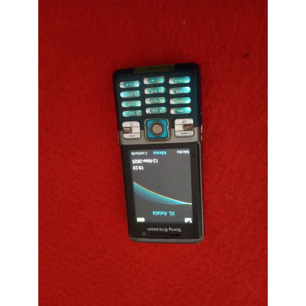 Sony ericsson C702