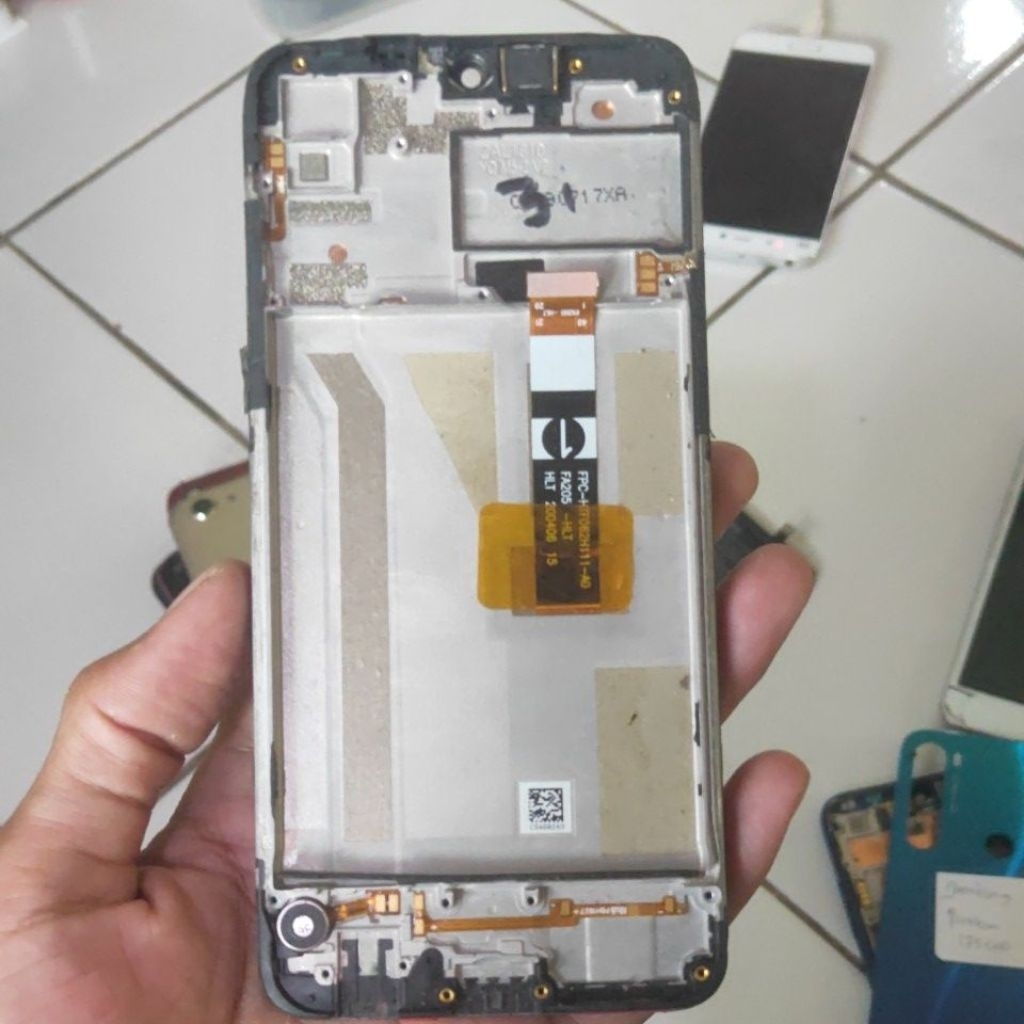 BAZEL MIDDLE FRAME TATAKAN LCD REALME 3 ORI COPOTAN