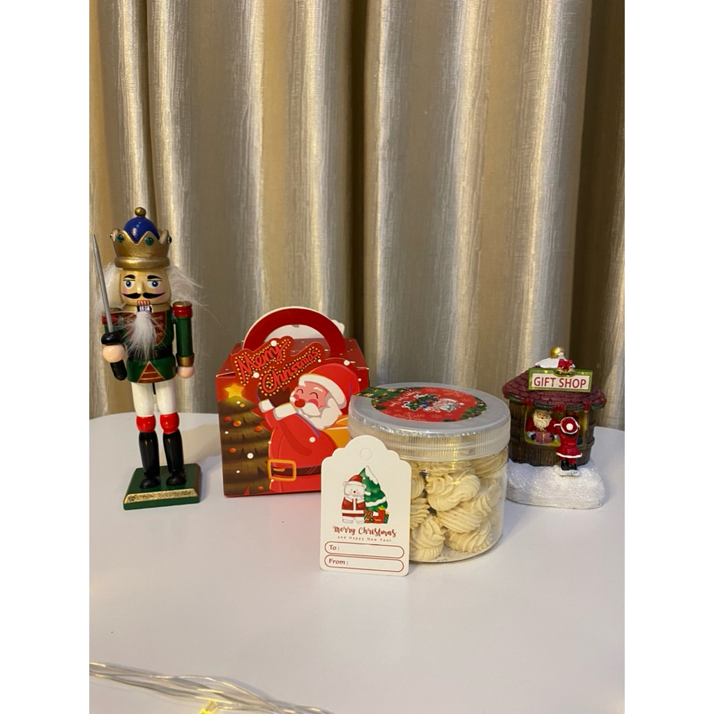 Hampers Natal Jingle Bells Sagu Keju RED isi 1 kemasan toples 400 ml