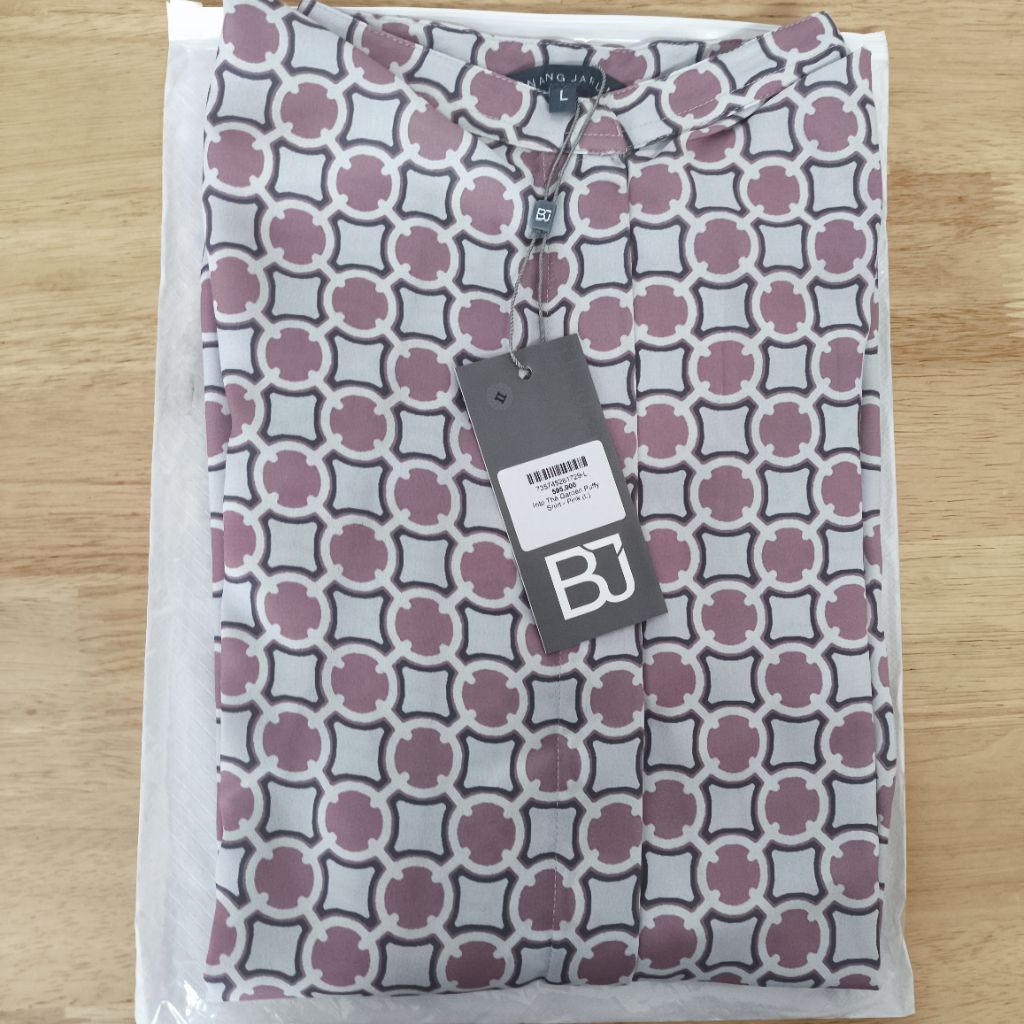 READY STOCK Benang Jarum  Into The Garden Puffy Shirt Pink L