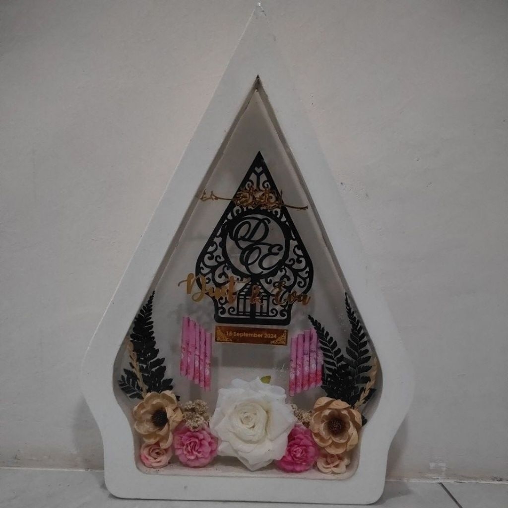 Mahar Pernikahan Akrilik Bentuk Wayang