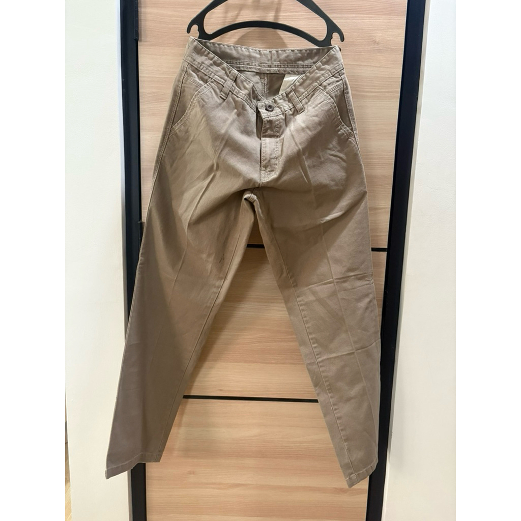 Celana Chino Pria warna milo coksu merek EMDEREE