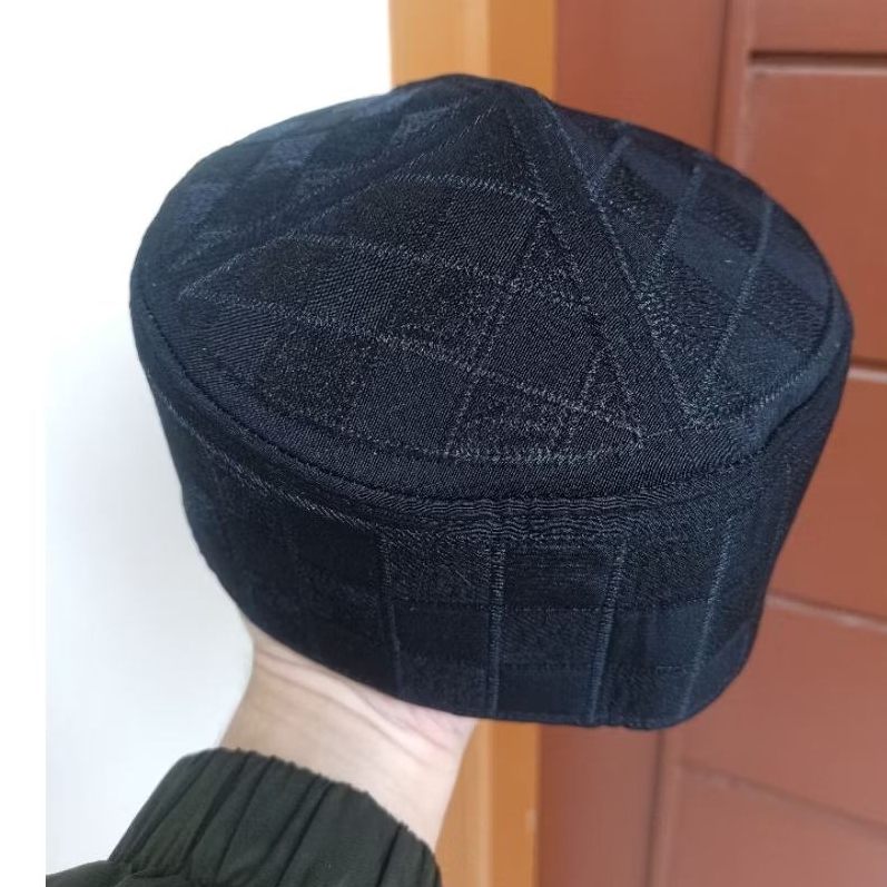 Peci Pakistan Original Motif Pakistan Putih dan Hitam Bahan Tebal Dewasa