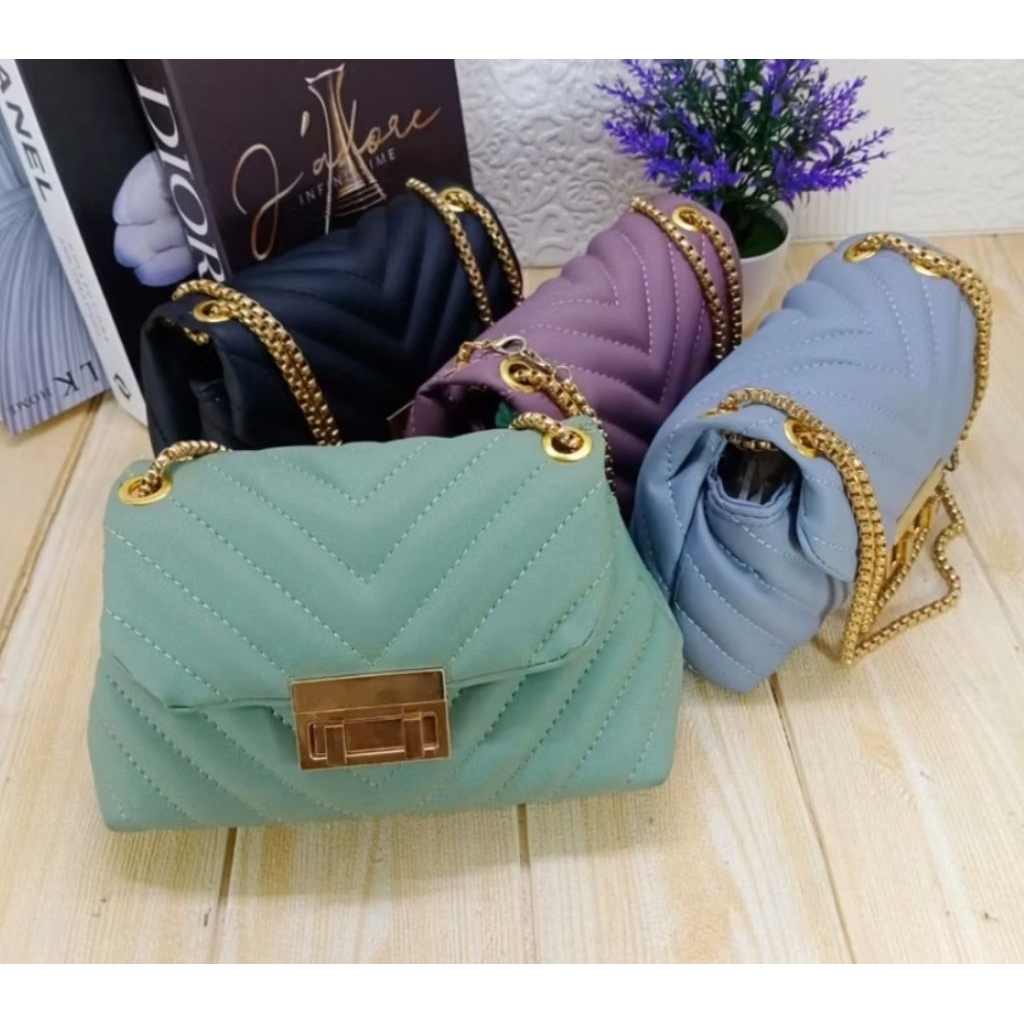Tas Selempang Wanita Rantai Emas