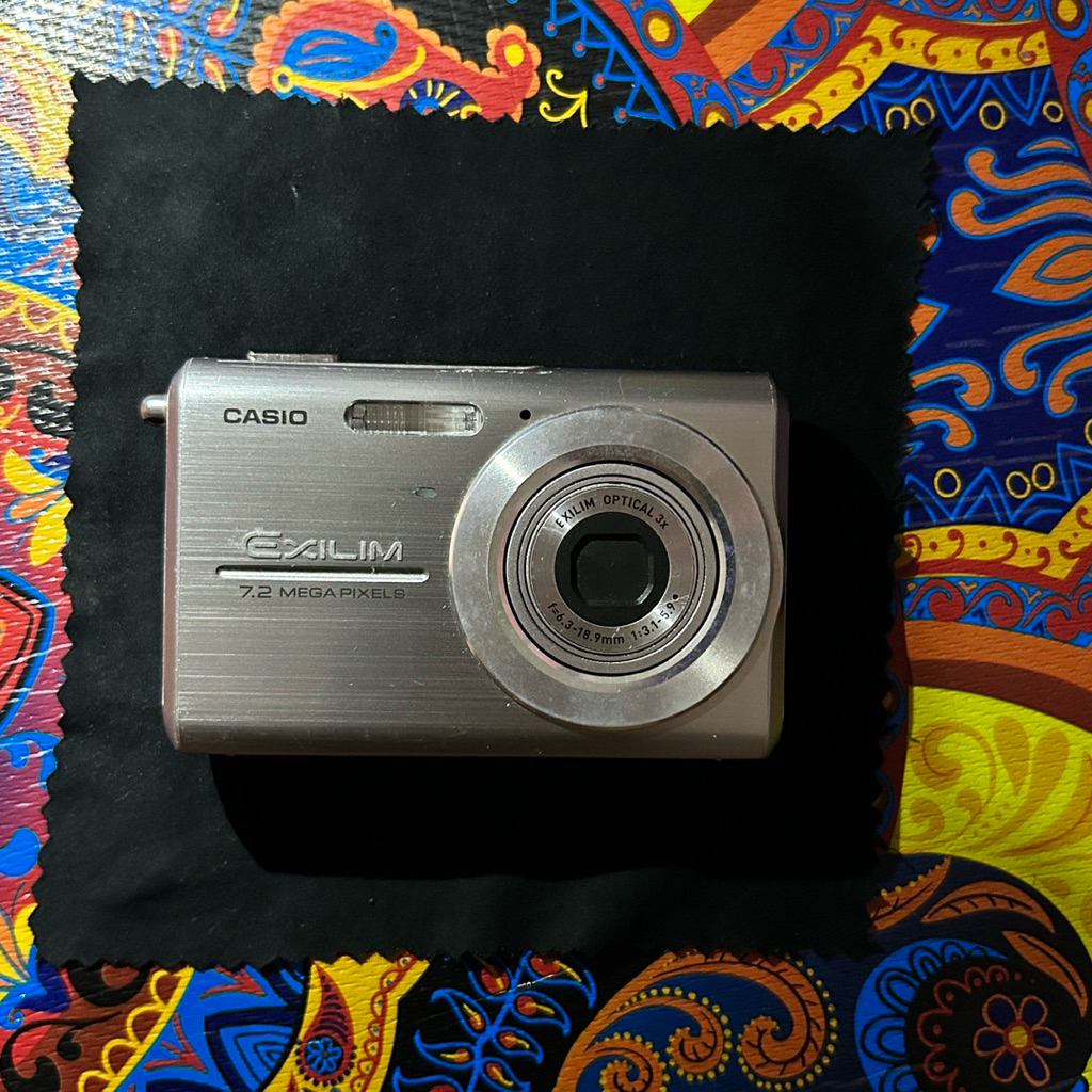 Camera Digital Casio Exilim EX-Z75